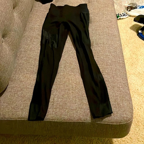 Athleta yoga pants - Picture 1 of 3